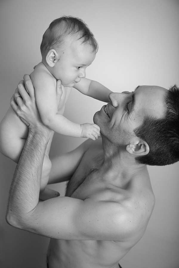 bébé avec papa