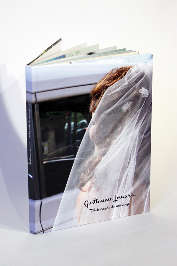 Album de mariage ouvert